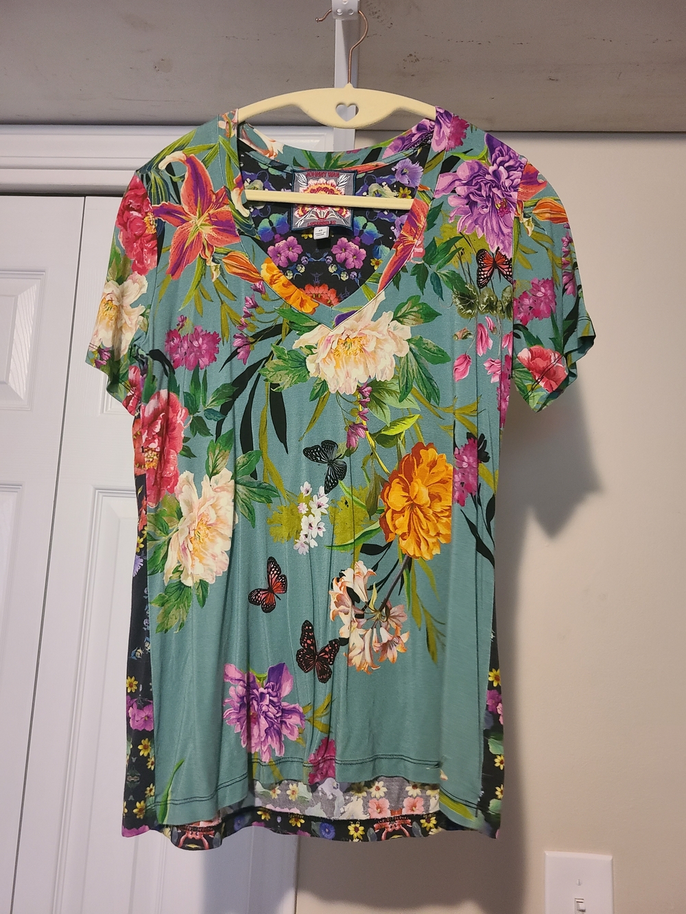 Johnny Was Teal Floral & Butterfly V-Neck Short Sleeve Tee XS